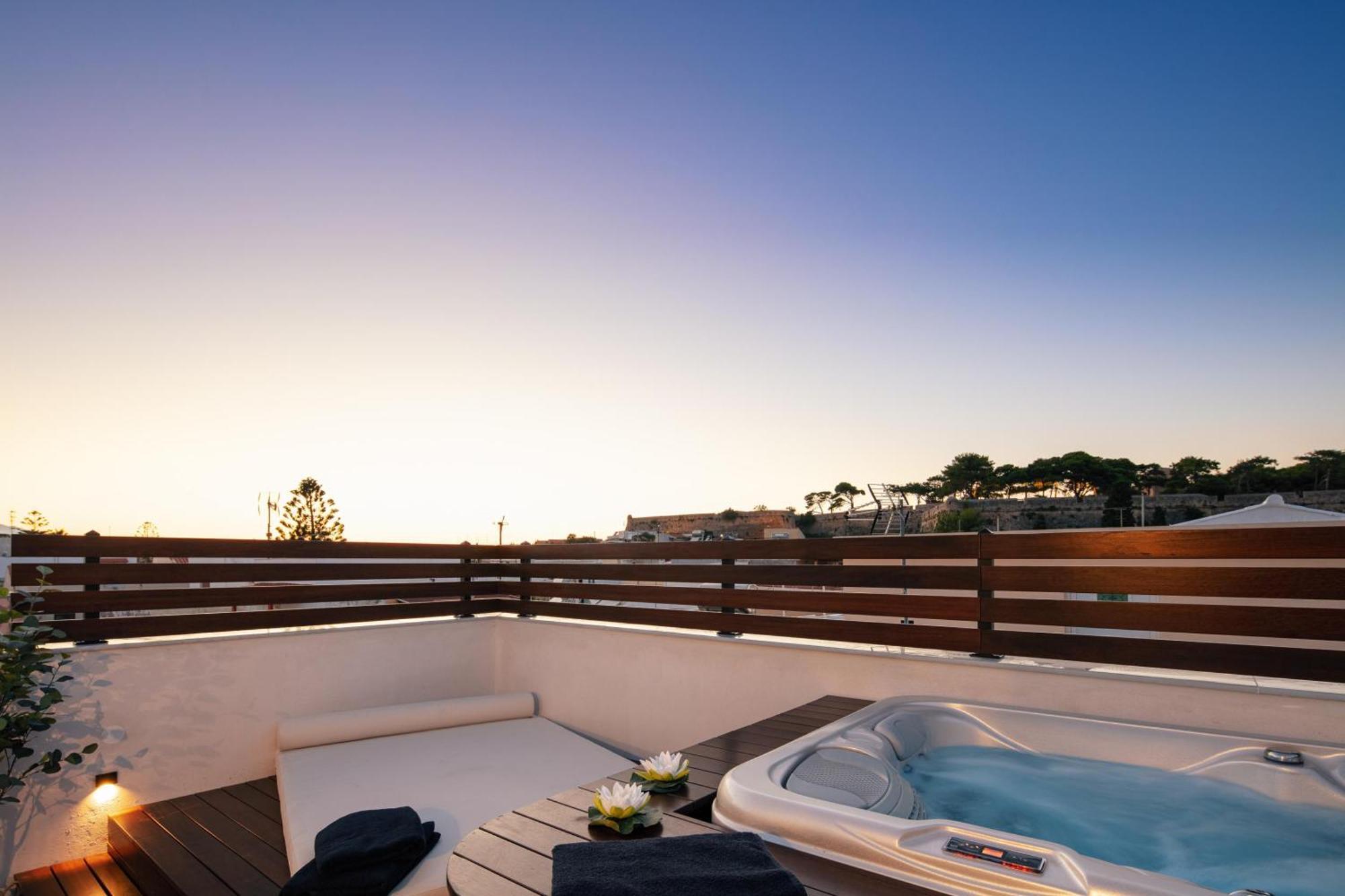 Le Bijou Luxury Suites Rethymno Bagian luar foto