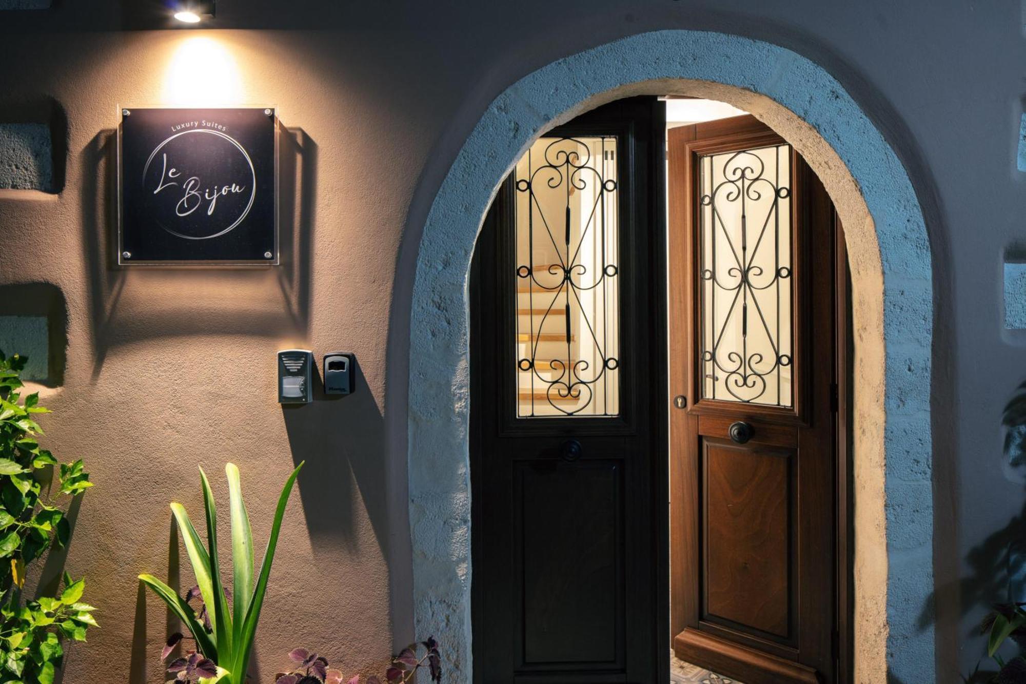 Le Bijou Luxury Suites Rethymno Bagian luar foto
