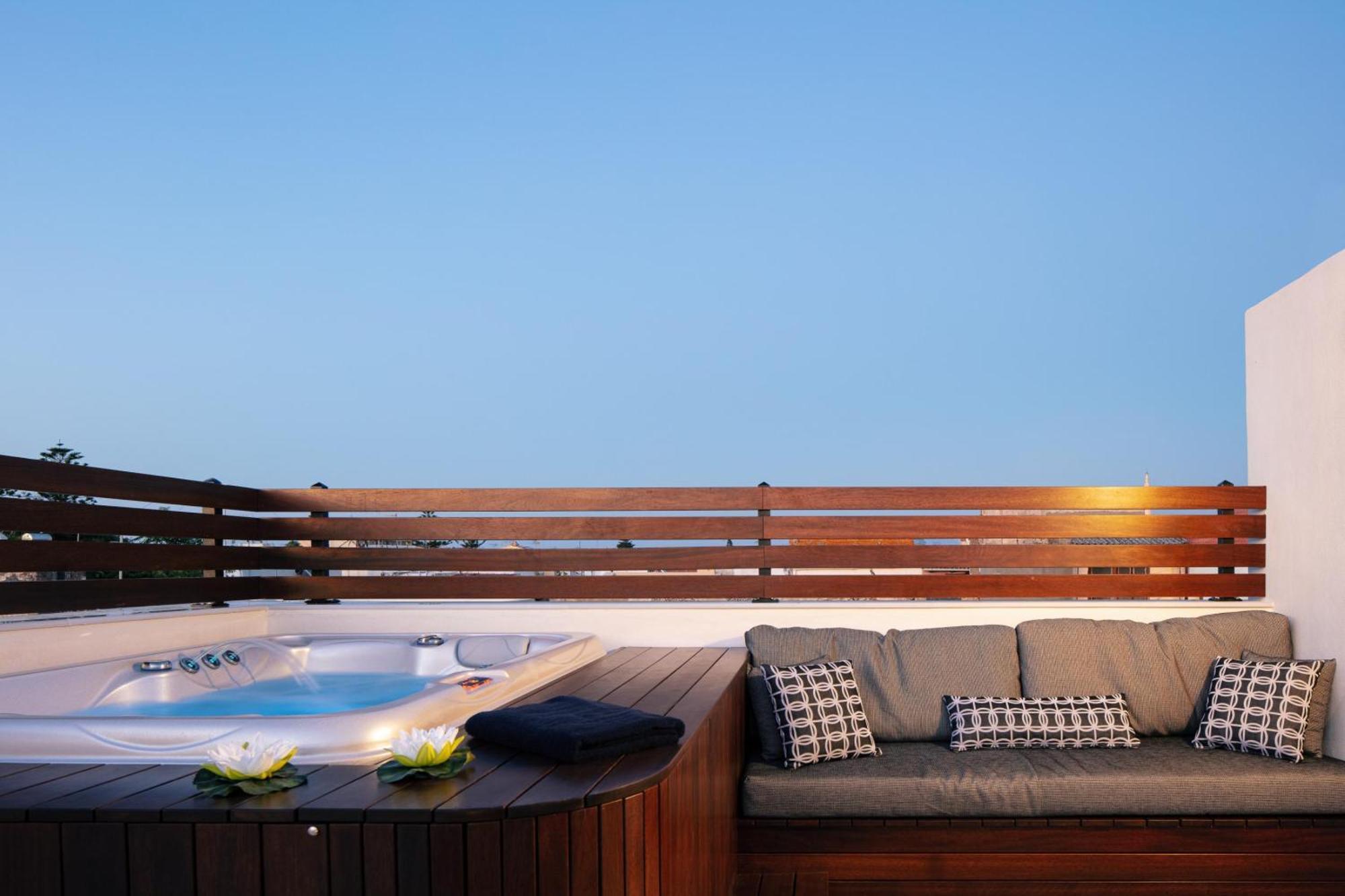 Le Bijou Luxury Suites Rethymno Bagian luar foto